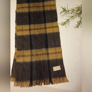 Royal Scott 100% acrylic scarf